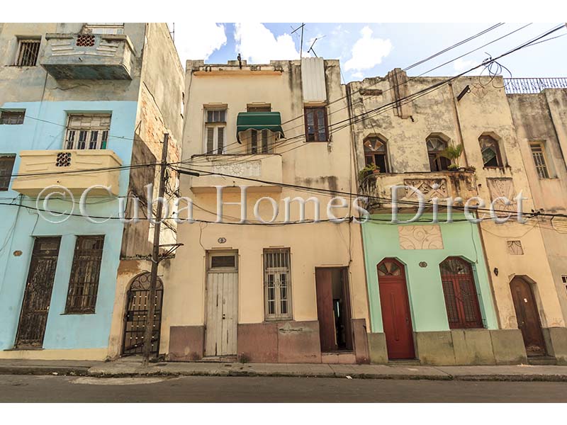 2 AND A HALF BEDROOM PROPERTY IN CENTRO HABANA FOR SALE