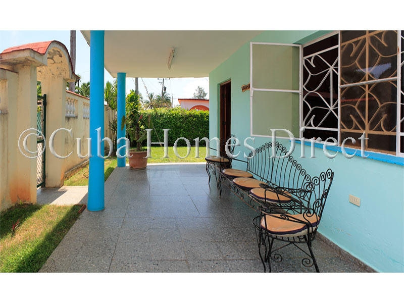 2 STOREY PROPERTY IN JAIMANITAS NEAR MARINA HEMINGWAY FOR SALE